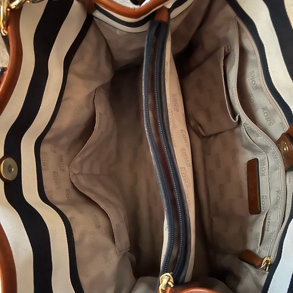 Michael Kors large Navy and white stripe with brown leather straps and handles - Picture 4 of 11